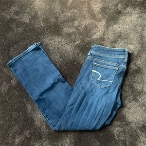 Size 2 AE short slim boot medium wash low rise Jean